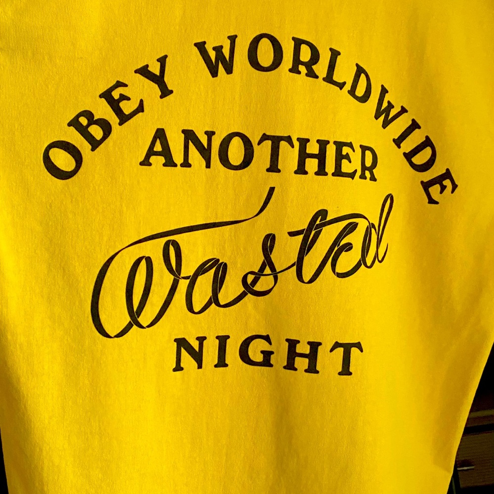Obey Top